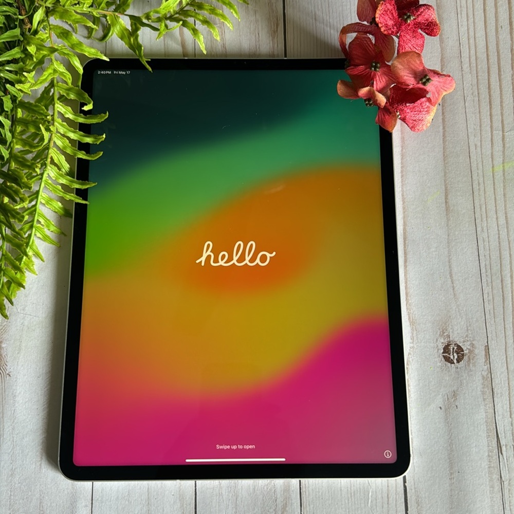 iPad Pro 12.9in (6th generation) WI-FI + Cellular (USED)